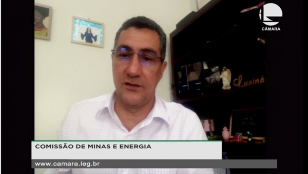 Jesus Sérgio cobra do governo federal avanço das obras do Luz para Todos no Acre